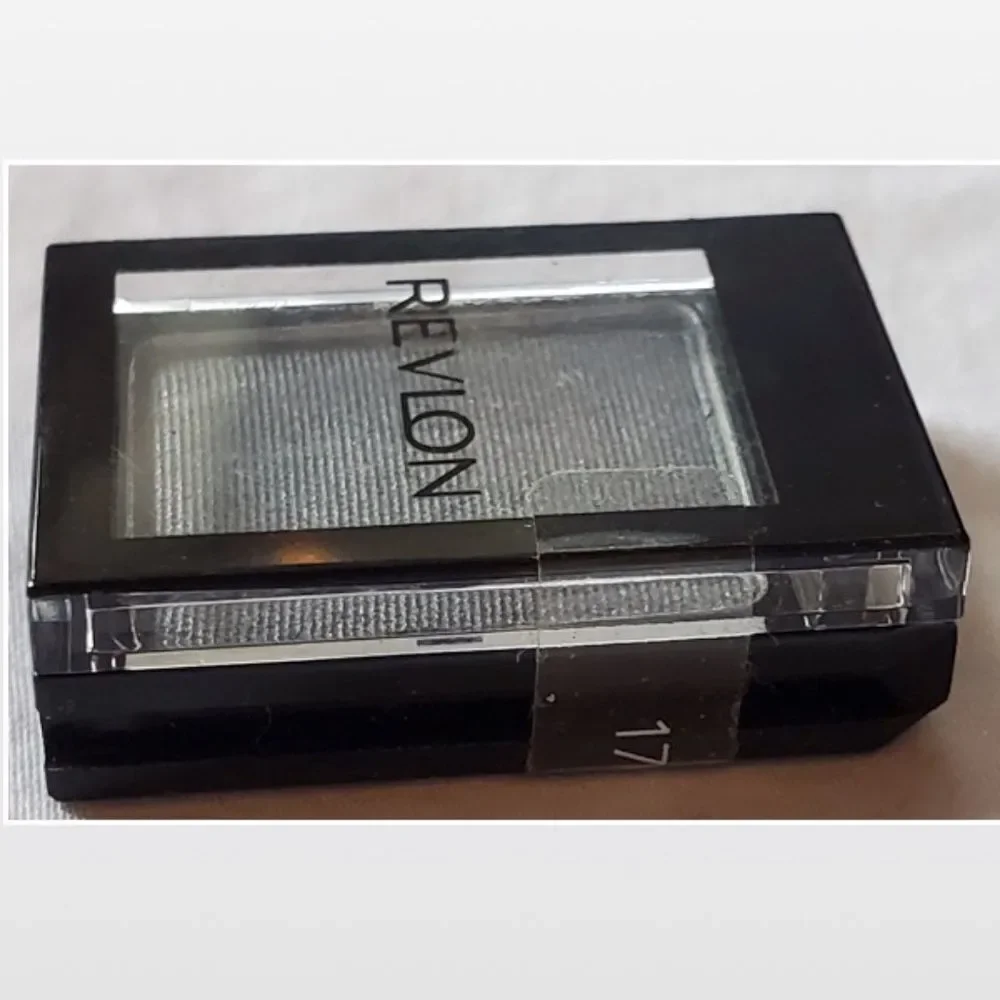 New Revlon Eyeshadow Womens Make Up Gunmetal Grey Satin Eyes Cosmetic NWT